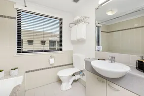 City View 1BR Gem on Mounts Bay Road - Image 5
