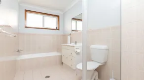 Lovely Single Level Villa close to Rockpool Beach, Tuncurry - Image 2