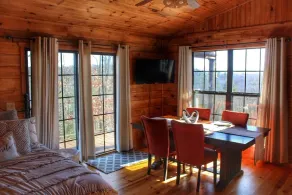 Foxcroft Buffalo River Log Cabin: Cozy & Secluded w Mountain View 3 min to BNR - Image 4