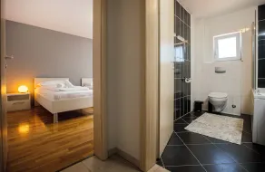 Rummelig villa med pool-opdelingsland - Image 4