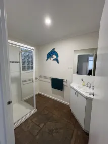 Surf Beach House - Water Views - Walk to Beach.\nGreat for 2 Families - Image 3