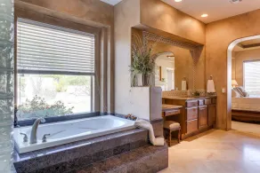 Afsondret Sonoran Estate med panoramaudsigt over bjergene i North Scottsdale! - Image 3