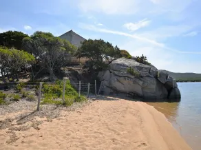 I Pianottoli-Caldarello, bonifacio stenvilla, fødder i vandet - Image 4