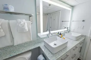 Rénové 2018 face à la mer w / Sunrise Vues WIFI GRATUIT. Rivière tranquille. TikiBar. bassin - Image 4