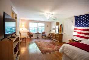 Fox Knoll 2- Studio-Sleeps 2-Grand Park, Concerts, Butler! Park-Like Setting! - Image 3