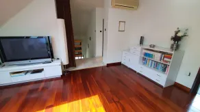 Holiday home with large swimming pool - Image 2