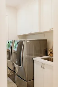 Luxury Lake Simcoe Waterfront Cottage - Image 3