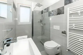 Villa Marta Luxury House with Heated Pool - Image 5