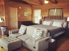 Beautiful Cabin on the San Marcos River at Son's Blue River Camp! - L1 - Image 4
