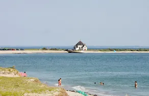 Casa con jardín cerrado, cerca de la playa, ideal para relajarse - Image 4