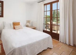 Luxurious Villa with Pool, Tennis Court, Pétanque, Bar, Pizza Oven, and Sea View - Image 5