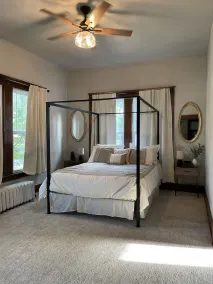 Beautiful historic home in downtown Centralia, just 20 minutes from Columbia, MO - Image 4