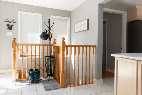 5 STAR BEAUTIFUL HOME: UPPER LEVEL GREAT PRICE, SHORT WALK TO THE BEACH AMAZING! - Image 2