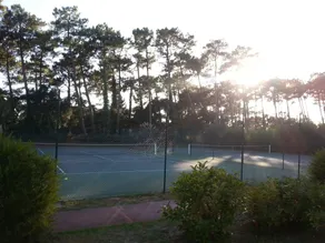 T3 accogliente con terrazza e piscina a 1 km dal mare - Image 2