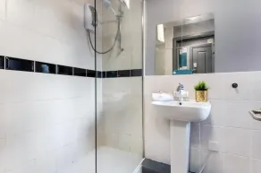 The Penthouse Sleeps 16 Wrexham City Centre - Image 3