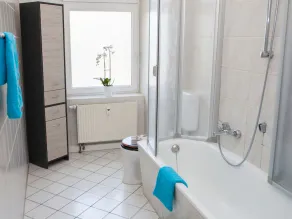 2 room apartment, kitchen, bathroom, balcony, cable TV, wireless internet, quiet - near city center - Image 2