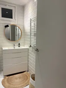 Appartement minimaliste au coeur de Bilbao, métro et parking à 50m - Image 3