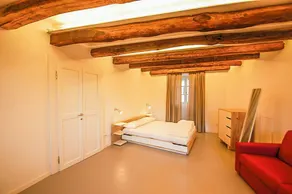 Geschmackvoll möblierte 2½-Zimmer-Wohnung mit großzügigem Außenbereich - Image 3