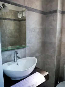 Villa Verde with Outdoor Jacuzzi - Image 2