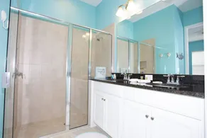 Merveilleux appartement convivial et familial avec piscine, internet haut débit et jardin | Vue lac - Image 5