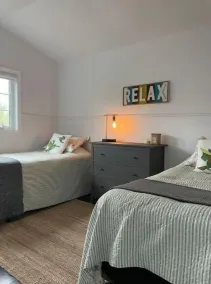 Cozy Oceanfront Cottage - Image 4