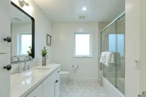 Shell Beach Modern with Ocean Views, Pet Friendly - Image 5