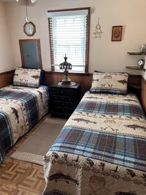 Small cozy cabin with grill & fire pit close to beaches, skiing, biking and URI. - Image 4
