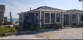 Cozy Beach Bungalow - Image 3