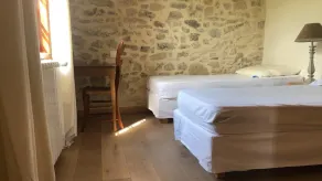 Gammelt bondehus renoveret i den gamle landsby med have og privat pool - Image 4