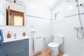 Apartamento 'Antiga Escola Pla Del Sabater' com vista para a montanha - Image 4