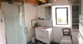 Komfortabelt hus, ideel til en familie, beliggende i hjertet af Lavradois Forez. - Image 3