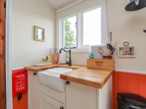 The Journeyman Luxury Shepherds Hut - Image 4