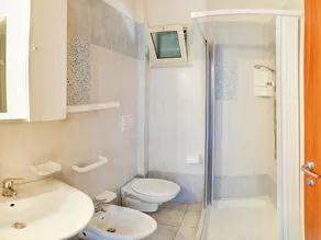 Bel appartement dans une maison de vacances avec piscine, WIFI, climatisation, TV, terrasse - Image 4