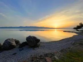 Seafront Away-from-it-all Stone House in Sunset Olive Grove - Image 3