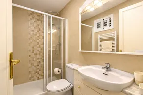 Catalunya Casas Elegant Mountain Villa just 30km to Barcelona - Image 2