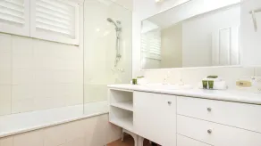 Peaceful Surrounds - 27 Nairana Rest, Noosa Heads - Image 2