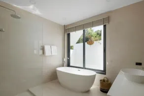 The Villa Coco - 3 Bedroom - Near Beach - Spa Pool - Image 2