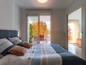 Cosy apartment with large balcony and private parking - Image 5
