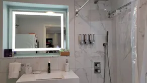 Modern, Smart 1Bed -Private Entry. Boston's Best Location Close to Everything - Image 3