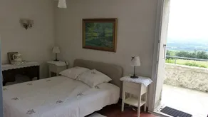 Grande casa antica, ristrutturata con gusto, con un'elegante piscina.<br> - Image 4
