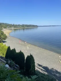 Waterfront Castle on the beach with hot tub on 1.58 Acres at downtown Chemainus - Image 2