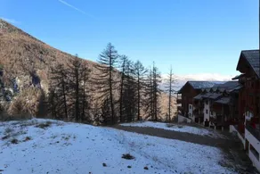 Ski-in/ski-out & foot of the slopes, 5th floor, swimming pool, sauna, balcony, tv, ski locker, 33m² - Image 5