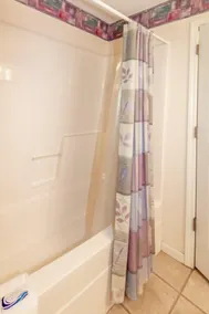 HDTV, WIFI. 3 BAD, 3 Schlafzimmer, 1 Ebene, Haus mit Kingsize-Bett, Whirlpool und begehbarer Dusche im Master - Image 3
