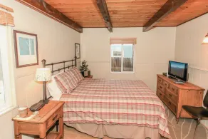 Sommerhus i Pines -1BR / 1BA / Gå til skibus / WiFi / GRATIS 2 timers cykel- / kajakudlejning! - Image 3