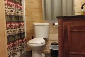 The Yogi, Dog Friendly Cabin at Lake Algonquin - Image 4