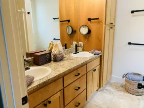 10 mins U of O, Autzen, airport HOT TUB, park, Quiet location! - Image 5