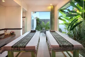 1 Bedroom Pool Suite - Image 3