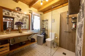 Quiet and cozy rural house with Jacuzzi and Barbecue  - Image 2
