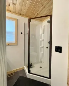 The BL Cottage - Lake Getaway with Panoramic Views, near Cascade Mountain - Image 4