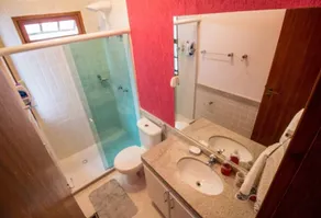 Excellent house in a gated community with total security, 24-hour concierge, 4 suites. - Image 4